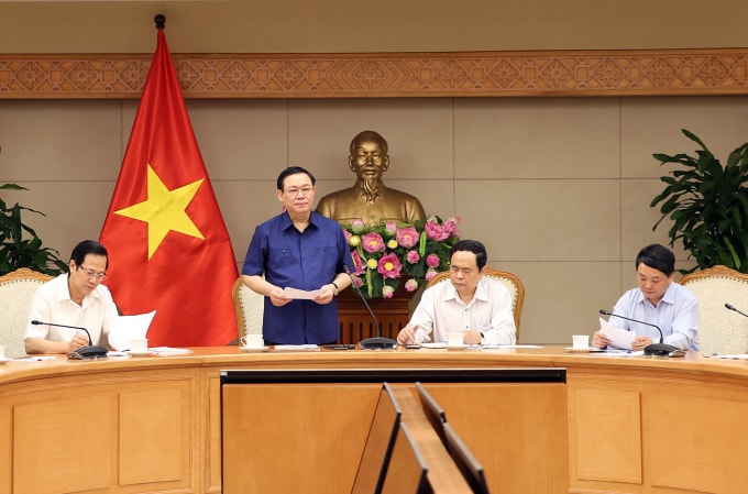 Phó Thủ tướng Vương Đình Huệ, Trưởng Ban Chỉ đạo các Chương trình mục tiêu quốc gia phát biểu tại buổi làm việc. Ảnh: VGP