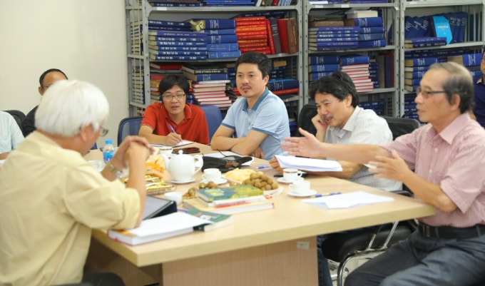 Hội đồng giám khảo làm việc phiên thứ 2.