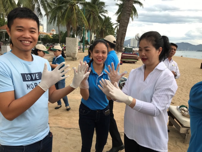 Nụ cười lao động rạng rỡ của nhân viên khách sạn Mường Thanh.