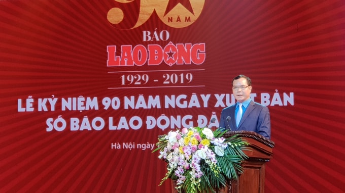 Đồng chí Nguyễn Đình Khang - Ủy viên Trung ương Đảng, Chủ tịch Tổng Liên đoàn Lao động Việt Nam phát biểu chỉ đạo. Ảnh: Hoàng Huy