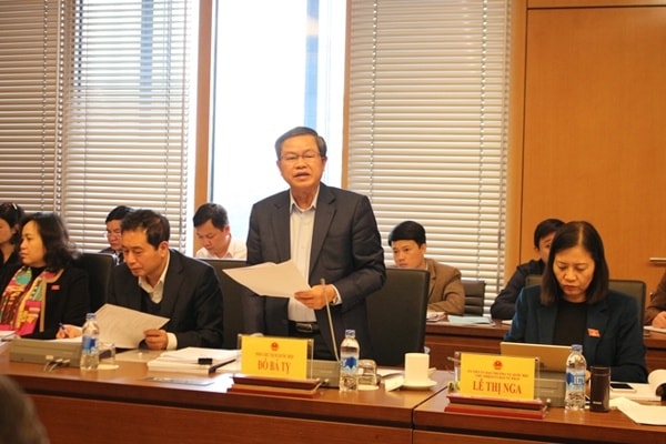Phó Chủ tịch Quốc hội Đỗ Bá Tỵ phát biểu tại buổi làm việc của Đoàn giám sát với Bộ Công an Bộ Quốc phòng, Bộ Công thương, Bộ Xây dựng, Bộ Thông tin và Truyền thông tháng 2/2019. Ảnh: Cổng TTĐT Bộ Công an