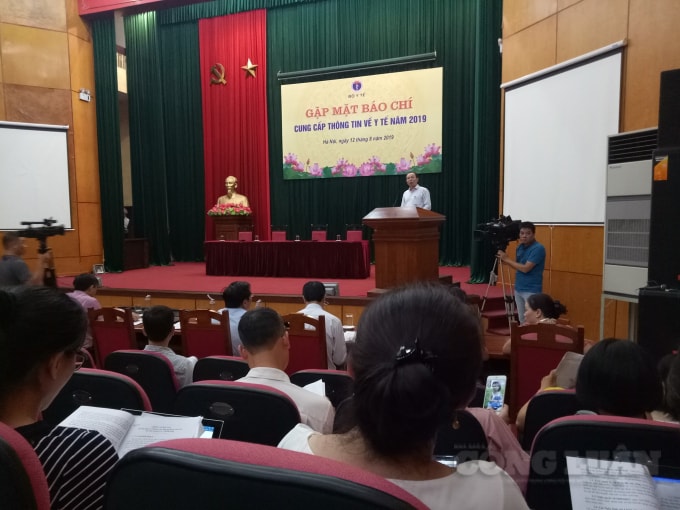 Ông Nguyễn Nam Liên, Vụ trưởng Vụ Kế hoạch tài chính (Bộ Y tế) phát biểu trong buổi họp báo.