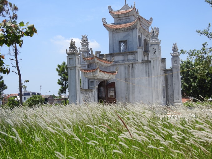 Sau 2 năm được gắn biển chào mừng tái lập tỉnh thì nó đã thành một khu hoang phế - ảnh Hà Long