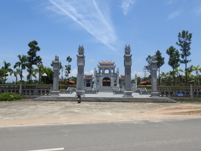 Văn miếu tỉnh Vĩnh Phúc nhìn từ ngoài cổng (Ảnh Hà Long)