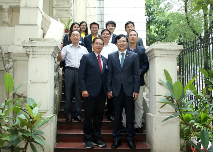 Hội Nhà báo Việt Nam chụp ảnh lưu niệm cùng Đoàn đại biểu Hội Nhà báo Thái Lan. Ảnh: Sơn Hải