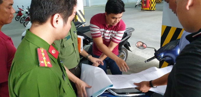 Kiểm tra hồ sơ PCCC của tòa nhà. Nguồn: CATP Hà Nội