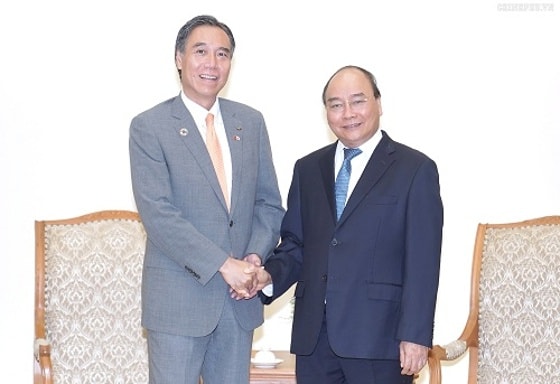 Thủ tướng Nguyễn Xuân Phúc tiếp Thống đốc tỉnh Nagano (Nhật Bản) Abe Shuichi. Ảnh: VGP
