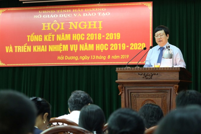 Chủ tịch UBND tỉnh Nguyễn Dương Thái phát biểu động viên và giao nhiệm vụ cho ngành giáo dục Hải Dương