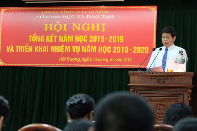 Giám đốc Sở Giáo dục và Đào tạo Hải Dương Lương Văn Việt phát biểu tại Hội nghị