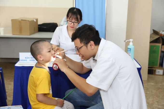 Các đoàn khám lưu động với đầy đủ trang thiết bị, cùng đội ngũ Y Bác sỹ tận tâm từ Bệnh viện Phương Đông đã và đang trở nên quen thuộc với cư dân các KĐT trên địa bàn Hà Nội.