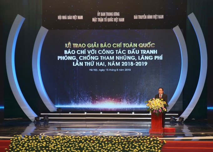 Đồng chí Trần Thanh Mẫn, Bí thư Trung ương Đảng, Chủ tịch UBTƯ MTTQ Việt Nam, Trưởng Ban Chỉ đạo Giải báo chí toàn quốc “Báo chí với công tác đấu tranh phòng, chống tham nhũng, lãng phí” lần thứ hai, năm 2018-2019 phát biểu tại lễ trao giải. Ảnh: Sơn Hải