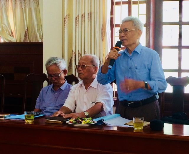 Nhà giáo, nhà thơ Đặng Hiển, người lưu giữ tập thơ từ năm 1964.