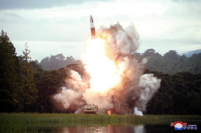 Hình ảnh vụ thử tên lửa hôm 16/8. Ảnh: KCNA