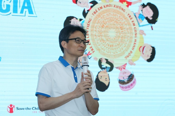 Phó Thủ tướng Vũ Đức Đam, Chủ tịch Uỷ ban quốc gia về trẻ em phát biểu tại Diễn đàn. Ảnh: VGP