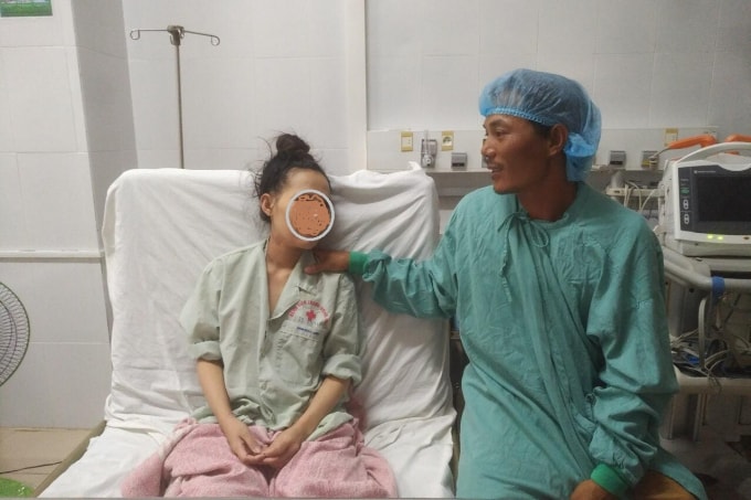 Bệnh nhân cùng người nhà.