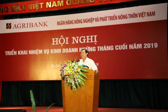 Ông Tiết Văn Thành - Thành viên HĐTV, Tổng Giám đốc trình bày báo cáo tại Hội nghị