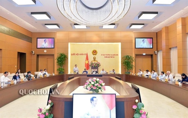 Tại phiên họp thứ 36, Ủy ban Thường vụ Quốc hội cho ý kiến về một số vấn đề còn ý kiến khác nhau của dự án Bộ luật Lao động (sửa đổi). Ảnh: quochoi.vn
