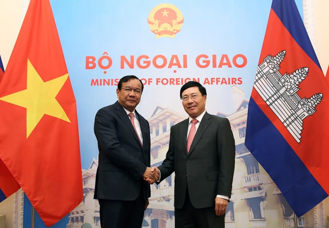 Phó Thủ tướng, Bộ trưởng Ngoại giao Phạm Bình Minh và Phó Thủ tướng, Bộ trưởng Ngoại giao và Hợp tác quốc tế Campuchia Prak Sokhonn. Ảnh: VGP
