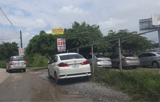 Ô tô nằm phơi nắng, phơi mưa nhếch nhác, mất an toàn cháy nổ