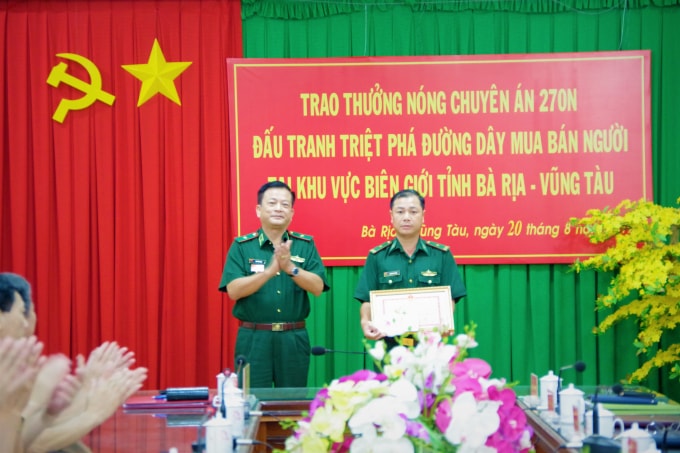 Trao tặng Bằng khen cho lực lượng BĐBP tỉnh Bà Rịa – Vũng Tàu. Ảnh:T/L