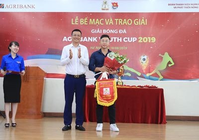 Đội bóng Fairplay thuộc về đội bóng Agribank Chi nhánh Mỹ Đình