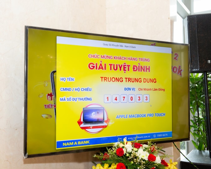 Anh Trương Trung Dũng là vị khách hàng may mắn nhất chương trình khi trở thành chủ nhân của cả giải Tuyệt đỉnh và giải Công nghệ.