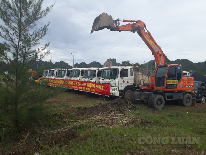 Đoàn xe cơ giới trong ngày khởi công dự án đường bao biển Hạ Long - Cẩm Phả