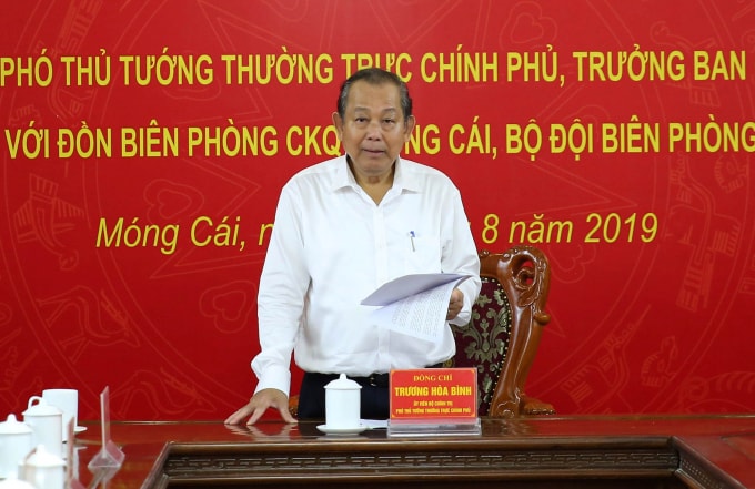 Phó Thủ tướng Thường trực phát biểu tại buổi làm việc với Đồn Biên phòng cửa khẩu quốc tế Móng Cái. Ảnh: VGP