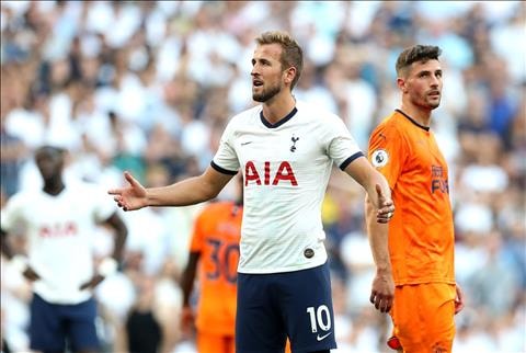 Harry Kane và các đồng đội có trận thua muối mặt ngay trên sân nhà. Ảnh: Getty