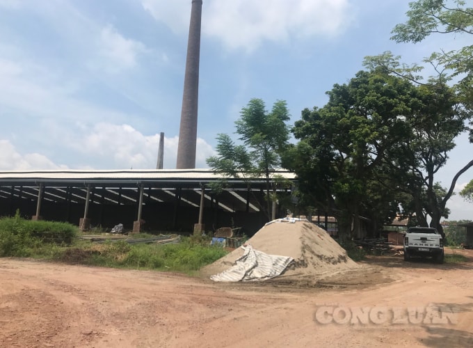 Bao giờ mới xóa bỏ được lò gạch thủ công tại xã Hòa Phú, huyện Ứng Hòa?