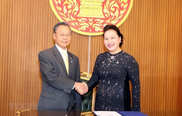 Chủ tịch Quốc hội Nguyễn Thị Kim Ngân gặp và hội đàm với Chủ tịch Hạ viện Vương quốc Thái Lan Chuan Leekpai. Ảnh: TTXVN