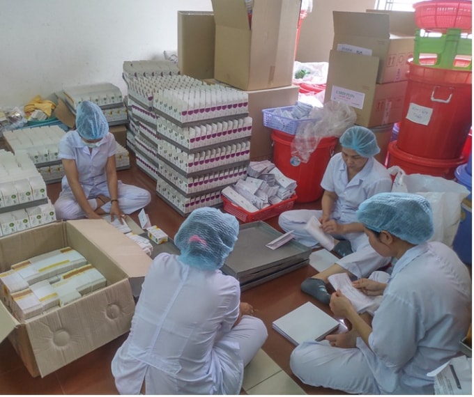 Nhiều sản phẩm thuốc, thực phẩm chức năng giả đã được đóng gói chuẩn bị đưa đi tiêu thụ. Ảnh: Hoàng Dương