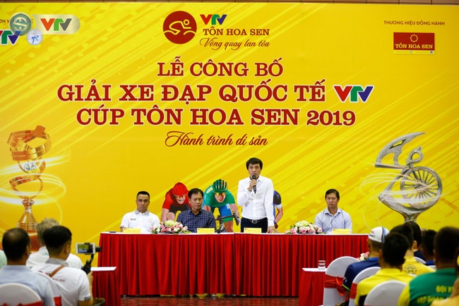 BTC họp báo công bố giải. Ảnh: VTV