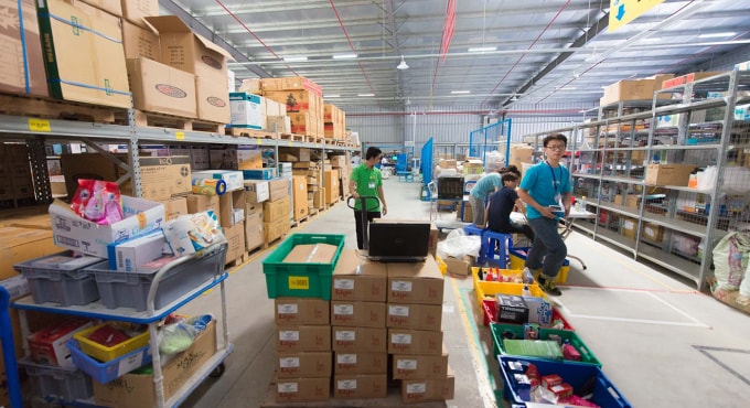 Thương mại điện tử xuyên biên giới có cung cầu hàng hoá hoặc dịch vụ hai chiều từ nước ngoài vào Việt Nam và ngược lại phải thực hiện đầy đủ nghĩa vụ theo quy định. (Ảnh minh họa)