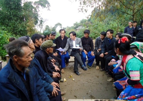 Hội Luật gia tỉnh Lai Châu tổ chức tuyên truyền, phổ biến pháp luật cho người dân xã Pa Vệ Sủ, huyện Phong Thổ. Ảnh: laichau.gov.vn