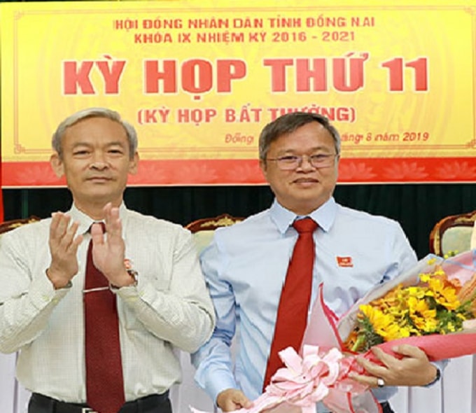 Bí thư tỉnh ủy, Chủ tịch HĐND tỉnh Đồng Nai chúc mừng Tân Chủ tịch UBND tỉnh Đồng Nai Cao Tiến Dũng