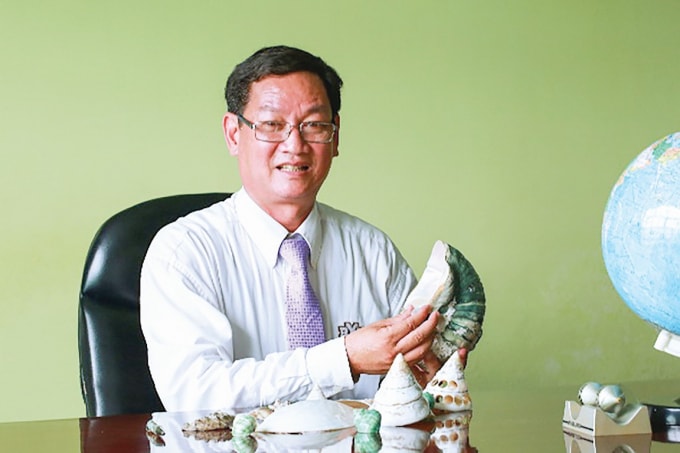 Ông Tôn Thạnh Nghĩa người sáng lập và phát triển thương hiệu nút áo Tôn Văn, đã có mặt ở nhiều nước trên thế giới.