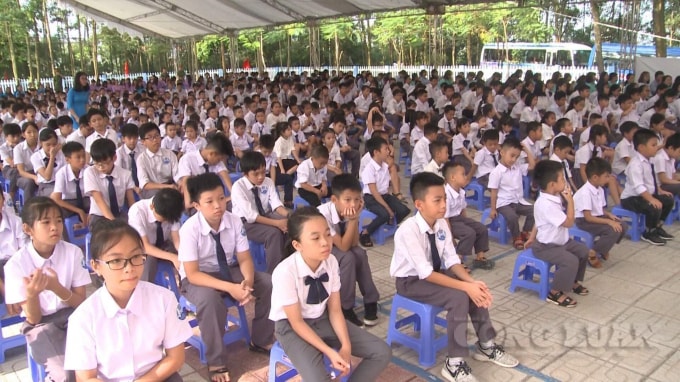 Năm học 2019 – 2020, Phú Thọ có gần 380.000 học sinh các cấp, so với năm học 2018 - 2019 tăng khoảng trên 9.000 học sinh.