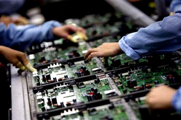 Hiện nay các doanh nghiệp của ngành công nghiệp Việt Nam còn thiếu về công nghệ và về quy mô. (Ảnh minh họa)