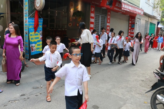 Nhiều em coi lễ khai giảng là dịp để