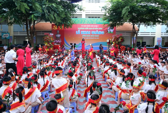 Lễ khai giảng diễn ra trong không khí vui tươi với nhiều phần hội hấp dẫn. Ảnh: VGP