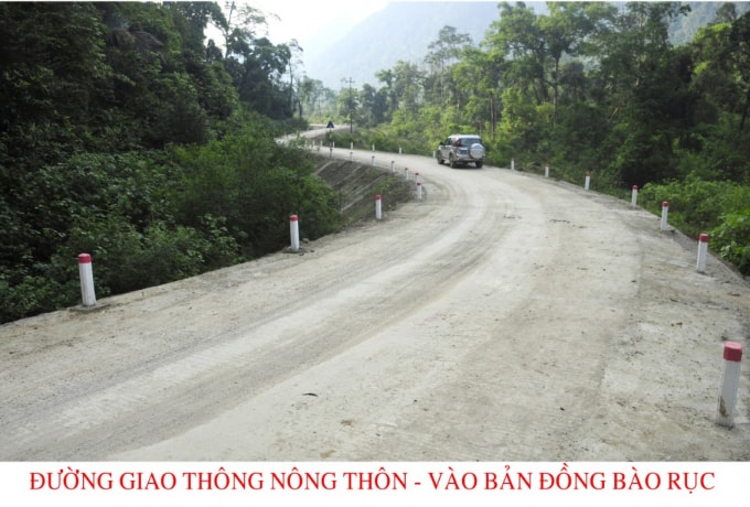 Đường vào bản Đồng bào Rục, huyện Minh Hóa.
