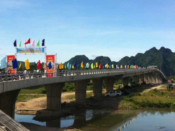 Cầu Văn Hóa, huyện Tuyên Hóa.
