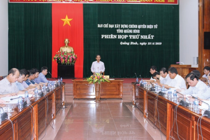 Đồng chí Trần Công Thuật - Chủ tịch UBND tỉnh chủ trì cuộc họp Ban chỉ đạo xây dựng chính quyền điện tử Quảng Bình lần thứ nhất.