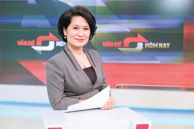 Nhà báo Thu Hà- Phó Trưởng Ban Thời sự Đài truyền hình Việt Nam.