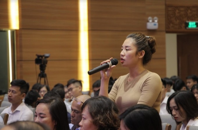 Khách mời, cộng đồng khởi nghiệp và các bạn trẻ không quên gửi câu hỏi giao lưu với Shark Việt