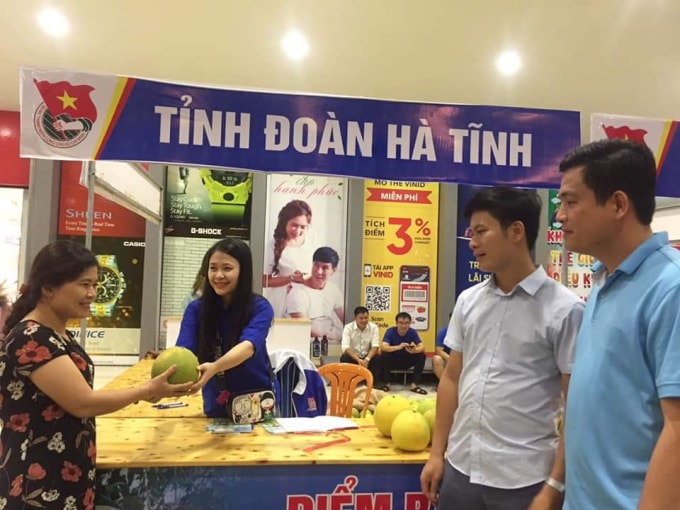 Lãnh đạo Tỉnh đoàn Hà Tĩnh vui mừng cảm ơn người dân đã 