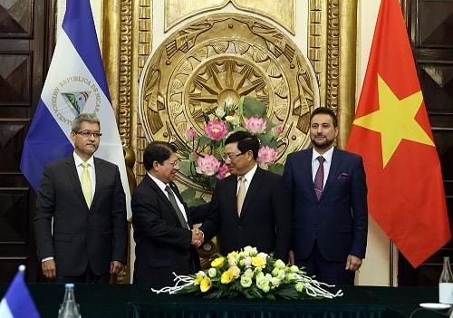 Phó Thủ tướng Phạm Bình Minh và Bộ trưởng Ngoại giao nước Cộng hòa Nicaragua Denis Ronaldo Moncada Colindre - Ảnh: VGP