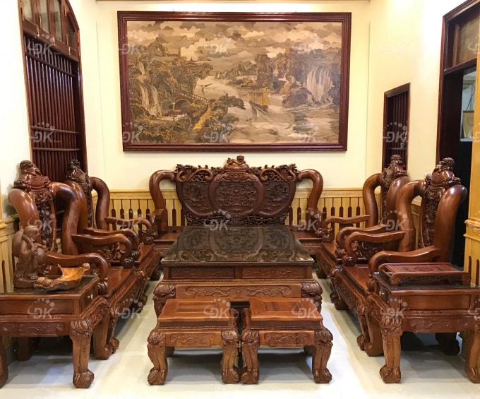 Sản phẩm gỗ cao cấp sử dụng Sơn ĐK giúp tôn lên vẻ đẹp và bảo vệ gỗ.