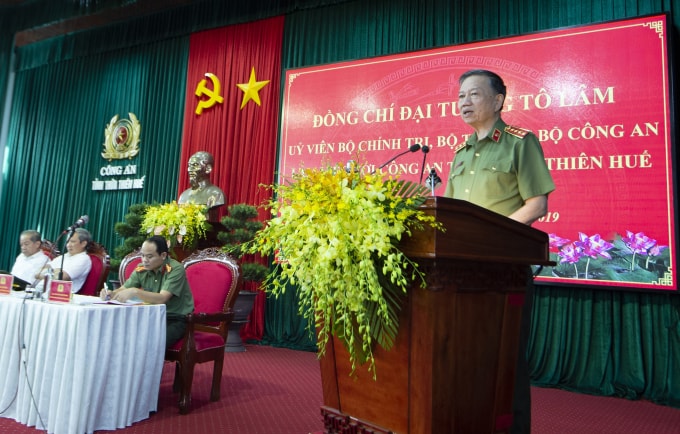 Đại tướng Tô Lâm Bộ trưởng Tô Lâm phát biểu chỉ đạo tại buổi làm việc với Công an tỉnh Thừa Thiên Huế.
